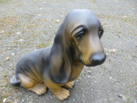 Deko Hundefigur Basset sitzend, 42 cm hoch