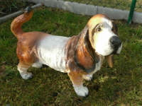 Hundefigur Basset stehend, 35 cm hoch