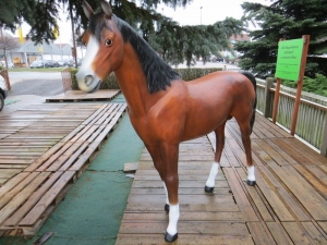 Deko Pferd lebensgross, braun, zum Reiten