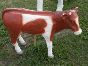 Kalb Dekofigur lebensgross, braun-weiss, 121cm lang, für drinnen und draussen 2