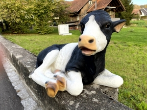Gartenfigur Kalb lebensgross, liegend, 90 cm lang 1