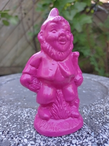 Gartenzwerge im 7er Set: kleine, einfarbige Zwerge, je 11 cm hoch 4