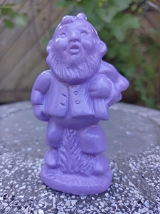 Gartenzwerge im 7er Set: kleine, einfarbige Zwerge, je 11 cm hoch 7