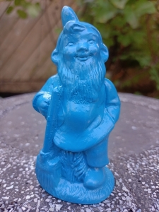 Gartenzwerge im 7er Set: kleine, einfarbige Zwerge, je 11 cm hoch 9