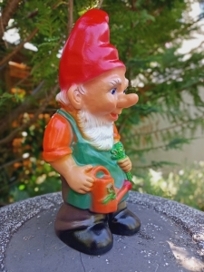Gärtner- Gartenzwerg mit Giesskanne, 27 cm hoch 6