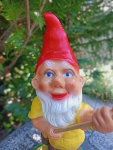 Gartenzwerg am Fischen,  Dekofigur für Gartenteich 4