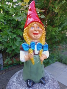 XXL Gartenzwerg - Frau XXL, 75 cm hoch 6