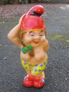 Gartenzwergin Frau XXL gross, 74 cm hoch