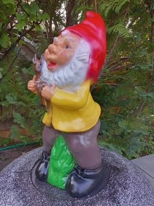 Gartenzwerg mit Rehkitz, 45 cm hoch 5