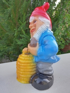 Gartenzwerg mit Bienenkorb, 33 cm hoch 2