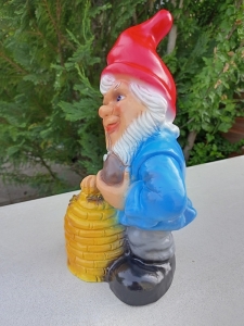 Gartenzwerg mit Bienenkorb, 33 cm hoch 1