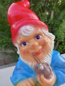 Gartenzwerg mit Bienenkorb, 33 cm hoch 5