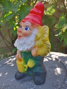 Gartenzwerg mit Sonnenblume, 20 cm hoch 2