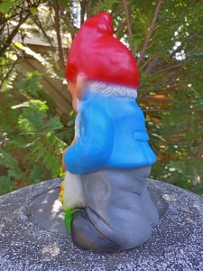 Gartenzwerg mit Osterei, 27 cm hoch 3