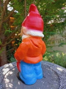 Gartenzwerg mit Hase, 27 cm hoch 5