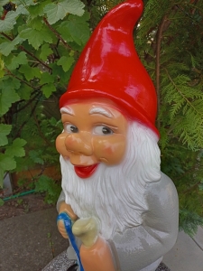 Grosser Gartenzwerg XXL mit bettelndem Hund, 70 cm, Kopf