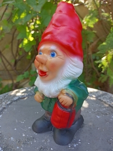 Gartenzwerg mit Laterne, 20 cm hoch 1