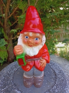 Gartenzwerg mit Laterne für Gartendeko, 36 cm 1