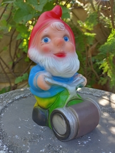 Gartenzwerg am Rasen mähen, 20 cm hoch 7