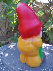 Kleiner Gartenzwerg mit Spaten, 20 cm hoch 4