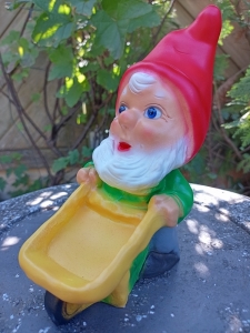 Gartenzwerg mit Schubkarre, 20 cm hoch 1