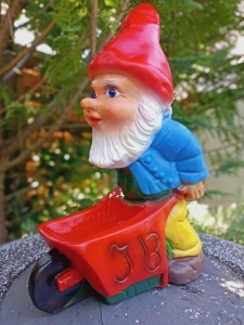 Gartenzwerg mit Schubkarre, 27 cm hoch 1