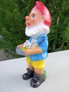 Gartenzwerg füttert Tauben, 32 cm hoch 3