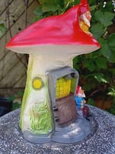 Gartenzwerg-Pilzhaus als Gartendeko, 35 cm hoch 4