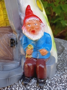 Gartenzwerg-Pilzhaus als Gartendeko, 35 cm hoch 7