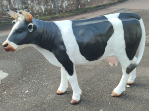 Kuhfigur mittelgross für Gartendeko, stehend, schwarz-weiss, 134 cm lang