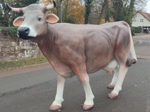 Kuh lebensgross, Gartendekofigur Braunvieh 6