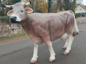 Kuh lebensgross, Gartendekofigur Braunvieh 5