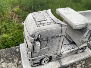 Detail von Mercedes Actros Kabine und Kippmulde