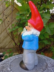 Musiker- Gartenzwerg mit Becken, 32 cm hoch 3