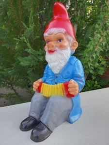 Musiker- Gartenzwerg mit Handorgel, 35 cm hoch 2