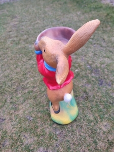 Osterhase hält eine Schale, 68 cm hoch 4