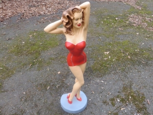 Pin Up der 50er Jahre, Werbeaufsteller für Bars, 88 cm hoch 1