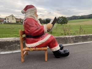 Weihnachtsmann mit Buch gross