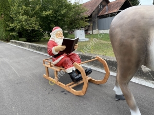 lebensgrosser Weihnachtsmann mit Schlitten, Deko Rentier 2