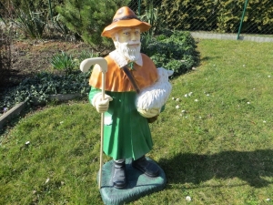 Krippenfigur Schäfer mit Lamm in der Hand, 71 cm hoch